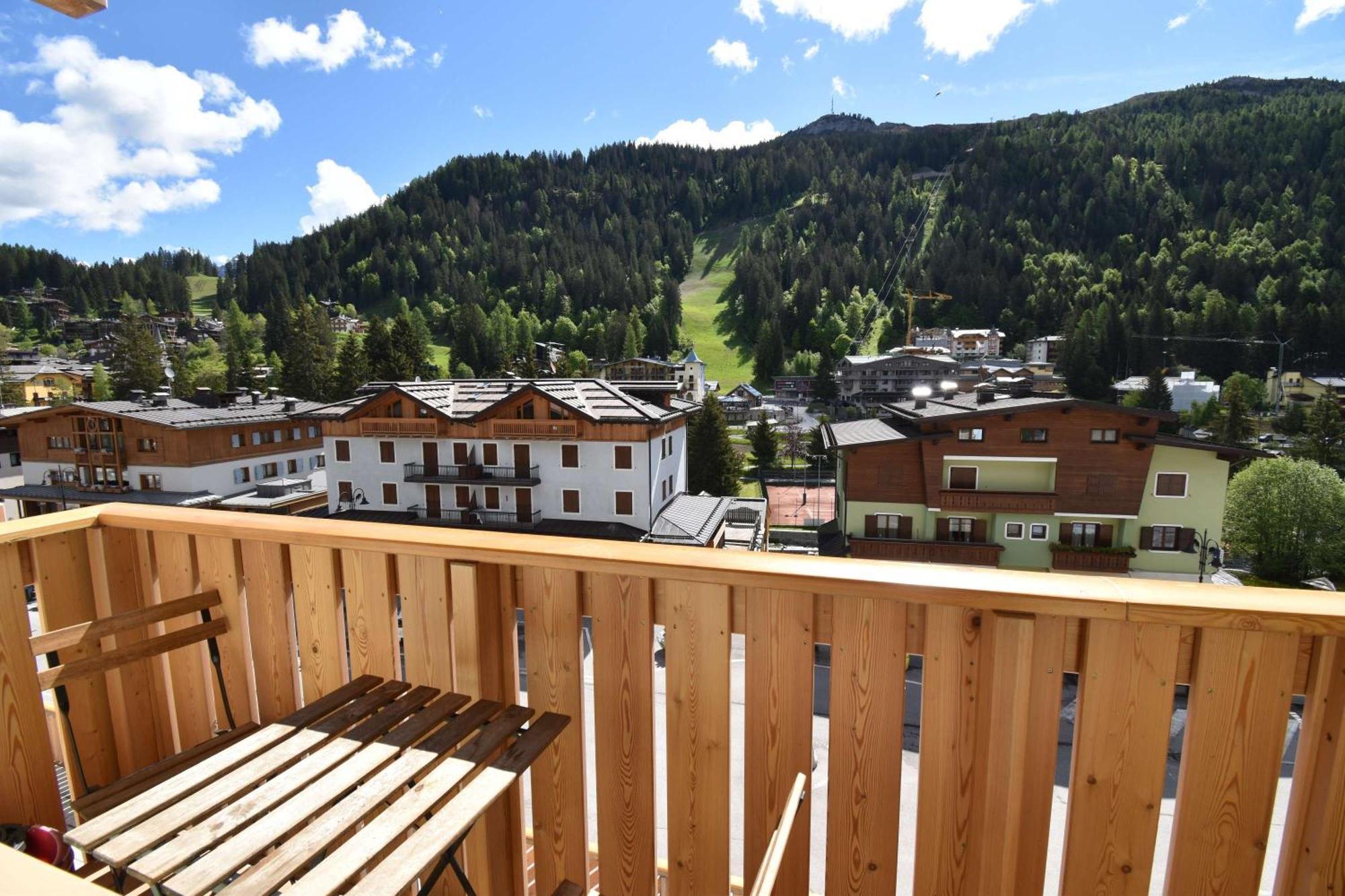 Emerald Studio Apartment Madonna di Campiglio Exterior photo